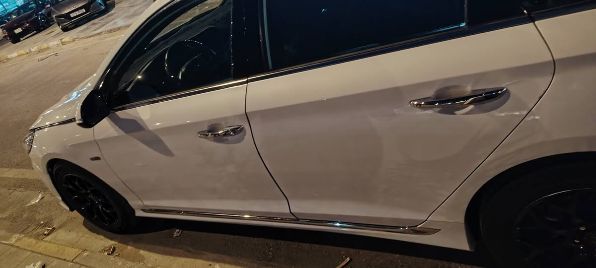 سلام عليكم سوناته للبيع موديل 2019 وارد امريكي سياره هايبرد فول مواصفات 
حره نكليزي ذي قار 
بنو راما 
كشن جلد تدفئه تبريد بل كشن 
تبريد خلفي امامي 
حساسات دواخل 
بردات بلاد 
شاشه كامره بلاد
تبديل جاملغ وصبغ بنيد وجاملع 
ضربه خفيفه حدا 
ماشيه 55
مرايات قلاب 
هواي بيه مراصفات كلش 
سياره جديده حيل 
مكاني ذي قار المركز 
سعر 130 وبيه مجال 
تصال ***********
