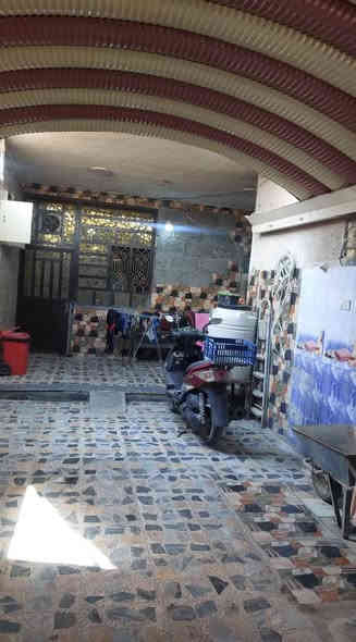 سلام عليكم بيت للبيع المساحه ٢٠٠وبي محلات ٢حاليا مئجرات العنوان بغداد الحسينيه الراشدية شارع الخدمات مسقط قرب مستشفى التركي قريب على مطعم ابو خميس الاستفسار على رقم ***********هاذابي واتساب السعر على الخاص
