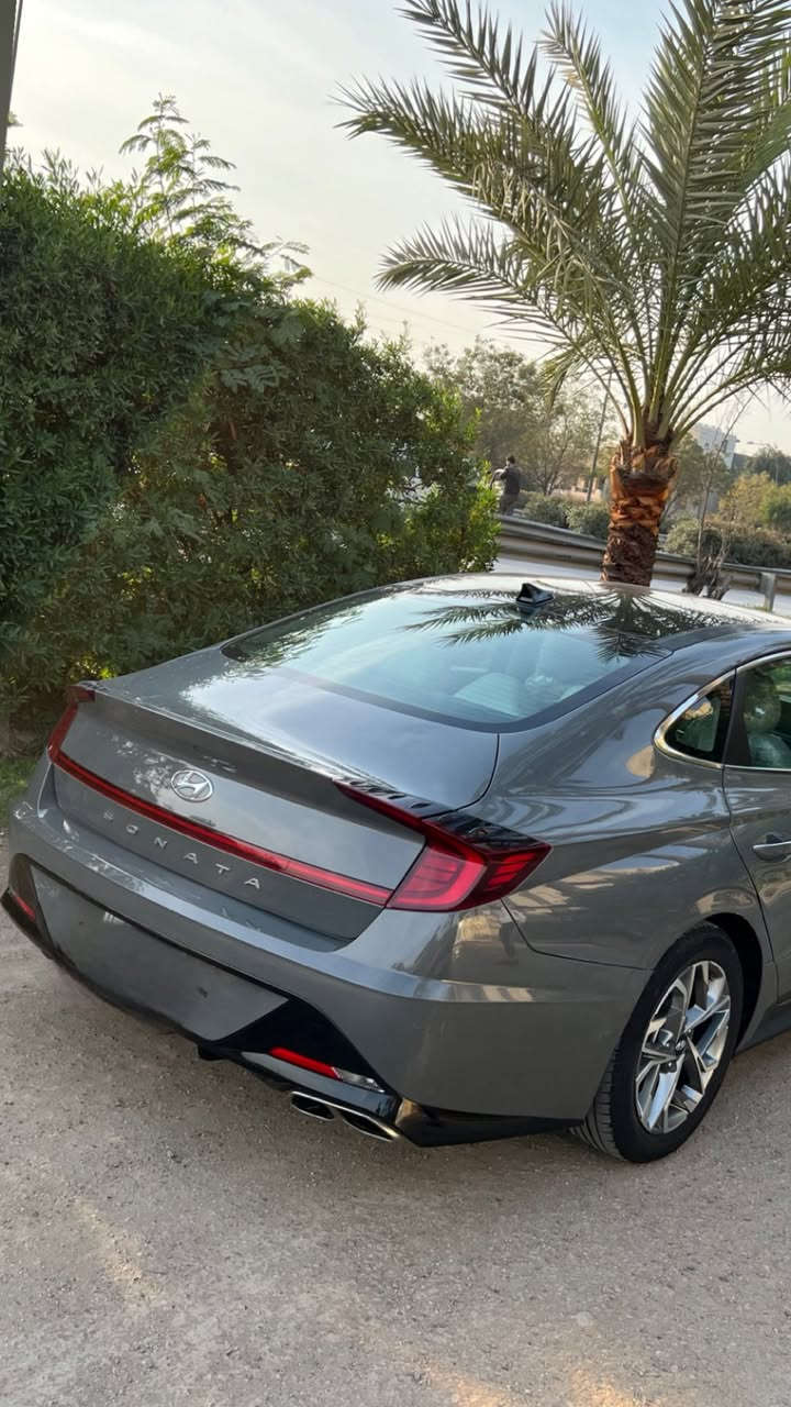 هيونداي سوناتا فل مواصفات1/1
🔹 الموديل: 2020 (شكل 2023)
🔹 اللون: اسمنتي 
🔹 رقم: بغداد
🔹 الممشى:  50 mile
🔹 المحرك: 2500cc تنفس طبيعي
🔹 الحالة: بدون ايربكات –سليمة بالكامل
🔹 الضرر: قطعة واحدة فقط (جاملغ خلفي) صور الضرر مرفقة مع النشر

📞 للاستفسار: الاتصال على( الواتساب) *********** 
📍مكان السيارة: بغداد  
━━━━━━━━━━━━━━━
🔻  اهم المواصفات 🔻
✅ سقف بانوراما
✅ بصمة تشغيل + بصمة أبواب لمس + بصمة فتح صندوق
✅ تشغيل عن بُعد + إشارة ترحيب
✅ 4 رادارات (نقطة عمياء)
✅ تحديد مسار + أوتو بريك
✅ قيادة شبه ذاتية + توقف ذاتي
✅ مقاعد جلد كهرباء مع تدفئة
✅ شاشة ديجيتال (دشبورد إلكتروني)
✅ تبريد قطعتين + مناخ منفصل
✅ شحن وايرلس + 3 مخارج USB
✅ هاند بريك دگمة + Auto Hold
✅ 4 وضعيات قيادة + كير دگم
✅ أضوية لايتات LED أربع عدسات + لد نهاري + بگ لايت LED
✅ شاشة Apple CarPlay
✅ تحكم كامل بالستيرن
✅ شاشة تنبية  للاعطال
✅ فل حساسات ضغط اطارات
  وبعد بيها مواصفات
