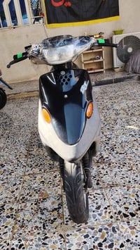 ياماها • 9زروف • سكنس • دراجة نارية • وكالة • نظيف • محرك ممتاز