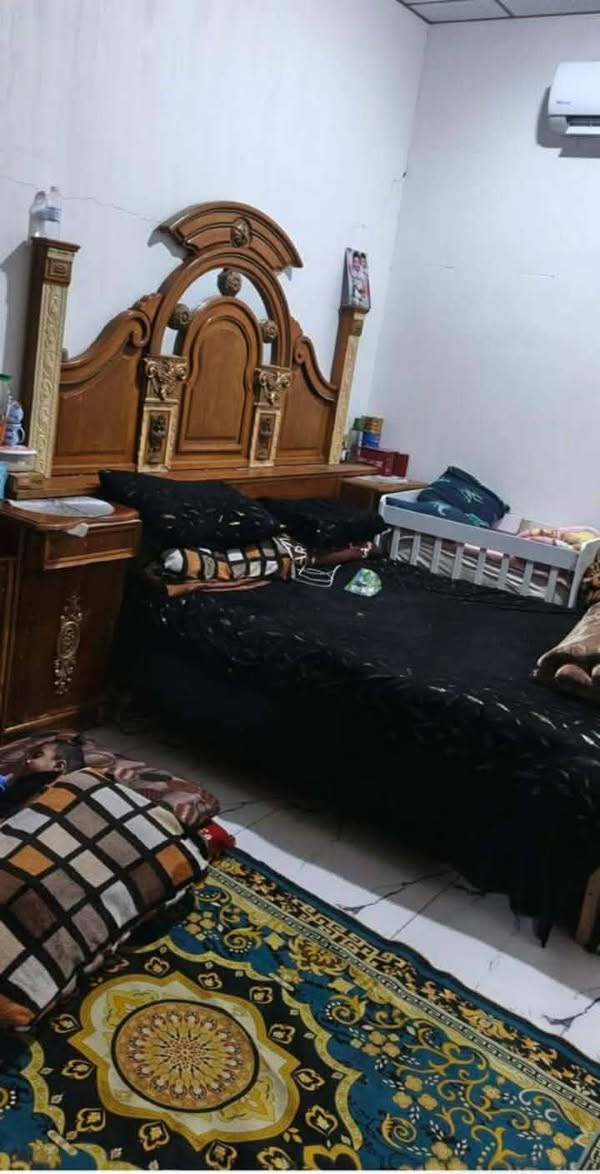 ♦️دار للبيع🏘️دار للبيع♦️ 
📍 البهادريه قرب حسينيه بني ساله المساحه 110متر طابو زراعي عراقي غرفتين وصاله وستقبال ومطبخ وصحيات سكف كونكريت شارع 8متر 2023 بلوك السعر 65وبيه مجال بسيط للتواصل واتساب فقط متواجد ***********
