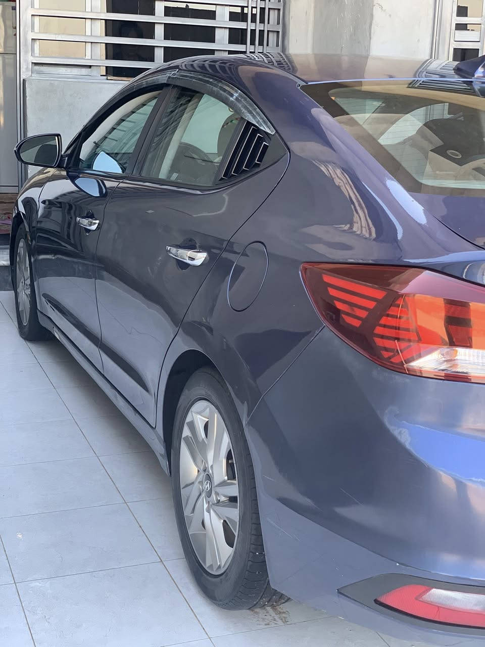 النترا امريكي  بدون ايرباك بدون شواصي بدون لغد سياره جديده باسمي رقم بغداد فقط البنيد انصبغ 
- فتحه 
- بصمه ابواب 2 
- ترحيب 
- رادار امام وجانبي 
- تحديد مسار 
- قياده ذاتيه 
- تثبيت سرعه 
- تدفئة كشنات 
- تدفئة استيرن 
- تحكم استين جهتين 
- ابل كار بلي بلادي 
سيارة بيه بعد مواصفات اخوان سعر 135 بيه مجال بسيط مكاني الاسكندريه رقم ***********
