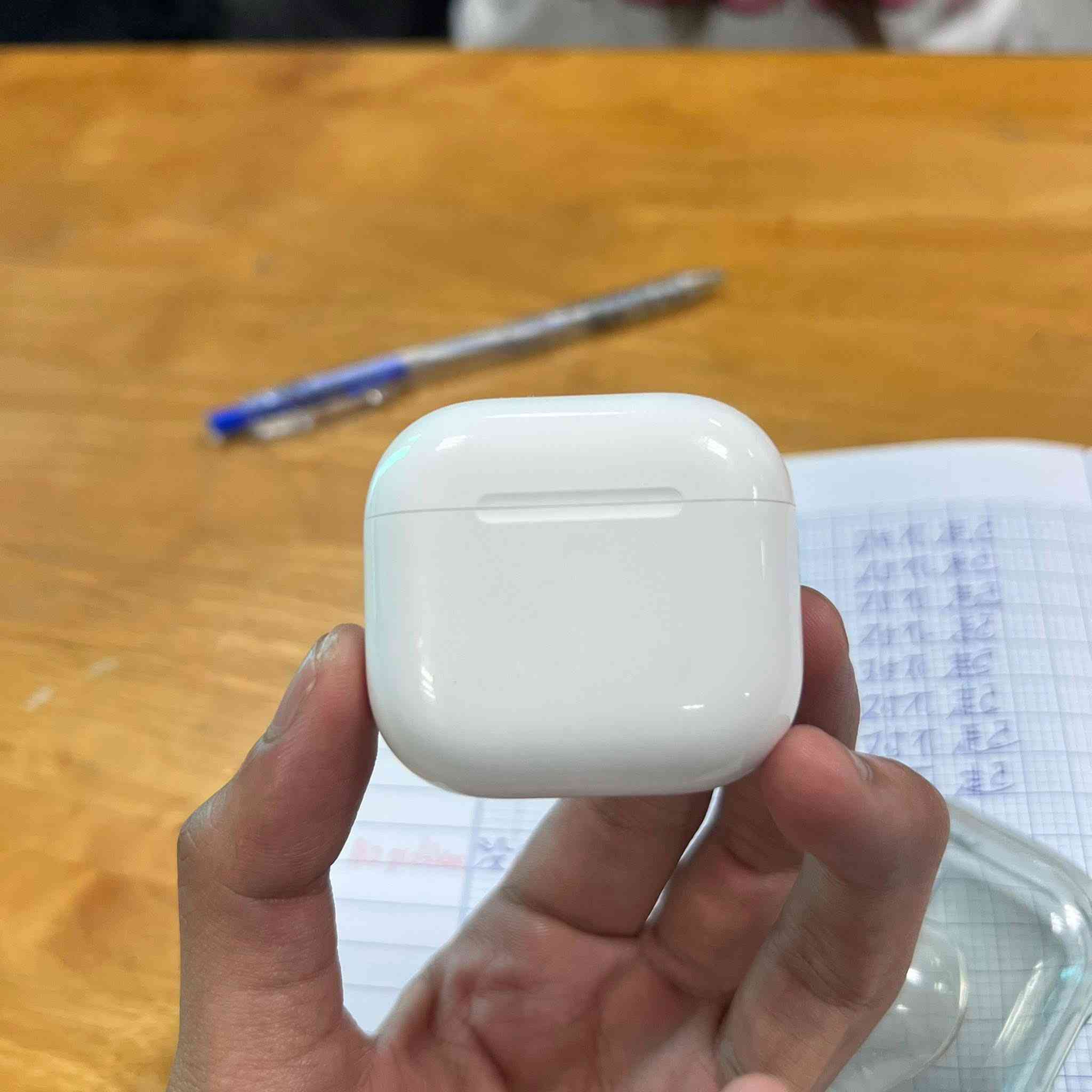 Air pods 4 (ANC) نسخة العزل
اصليه أمريكية باله قطعة نظيفة جدا باله أمريكي اصلي ، ، فل بدون كارتون تحتوي على كيبل كتان قطني مع حافظة هديه 
( سيريل بموقع ابل - شركة مصنعه ابل بالإعدادات - عزل تحديد موقع شحن وايرليس 
سعرها 25 توصيل لكل العراق متوفر شرط الفحص 
للحجز و الاستفسار واتس اب فقط 

***********
