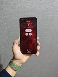 عندي nothing 3a lite  جديد شخط مابي  نظافة 100%  كارتونة وملحقات كاملة...