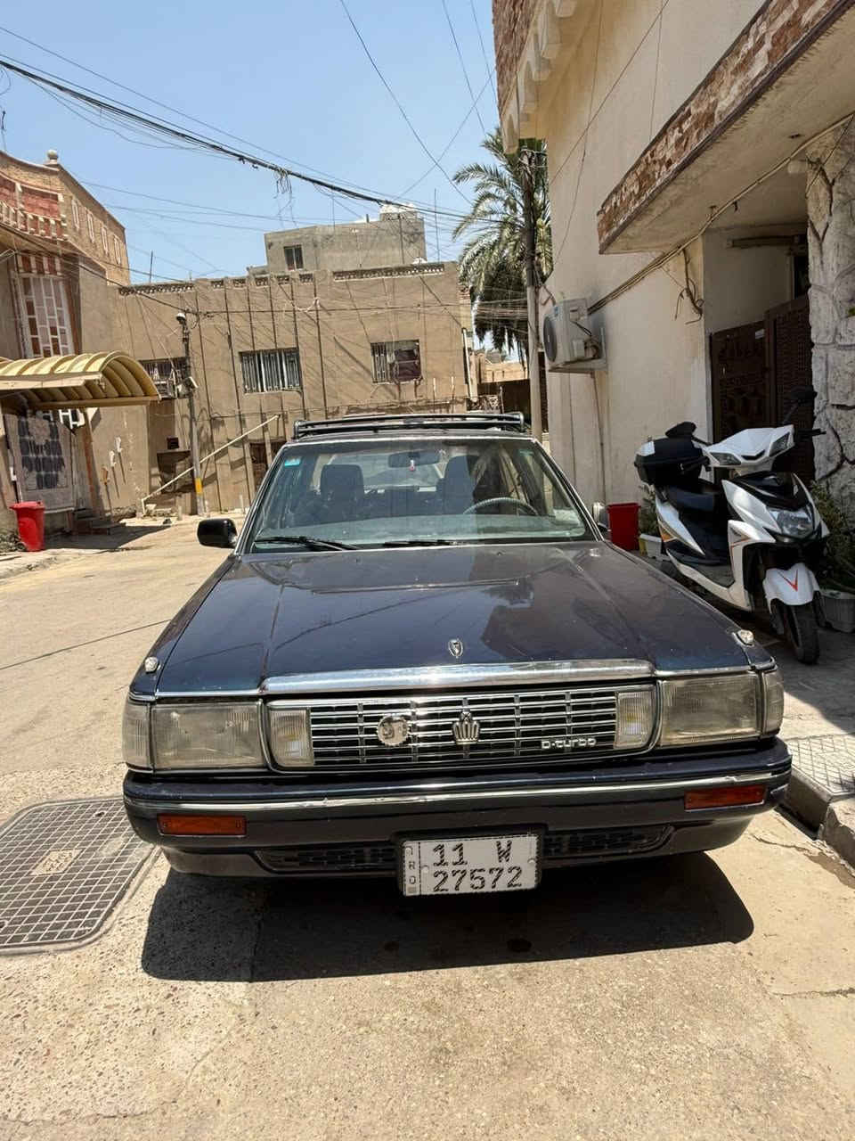 السلام عليكم 
سياره:سوبر كراون 
نضيفه مثل ما موضحه بل صوره رقم جديد سياره بسمي بغداد تحويل ثاني يوم مكفوله من الكصه 
كير محرك نضيف داخل كشنات ملكه 
السعر :40 وبيه مجال بسيط
رقم التليفون :*********** وتساب واتصل
