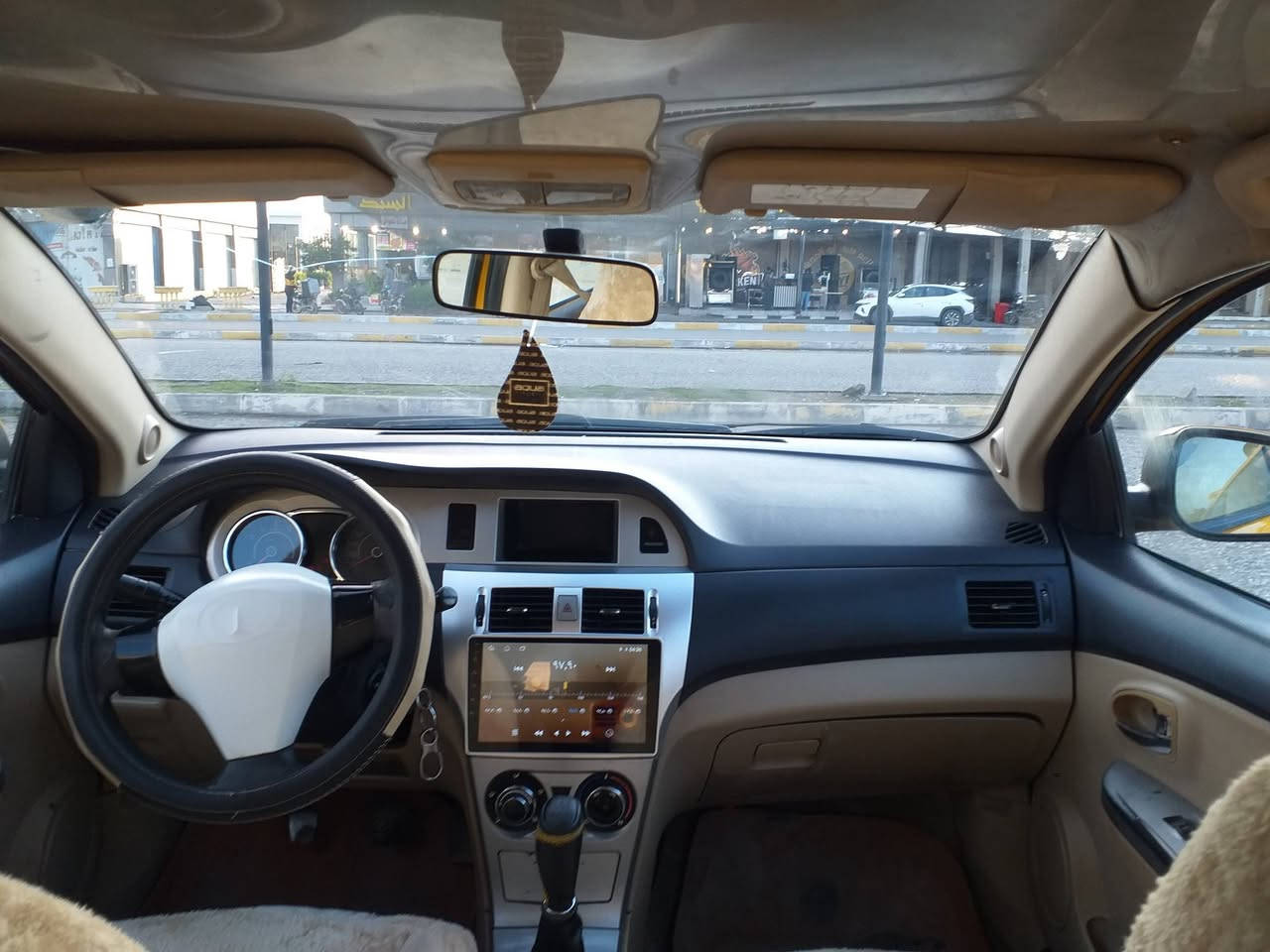 متاح اكريت ويل موديل ٢٠١٣ مشروع وطني رقم دولي هيه غرامات صفر شرط تحويل بدون ضربه بيه تصفيات شي قليل كير محرك لاصرف ولا بخار قفل مركزي شاشه ايبات كامره تدفءه تبريد صدر جديد باور جديد كهرباءاته كامله مكمله اي نقص مابيه ٥٤ بيه مجال *********** دوشمه جديده سياره جاهزه ونضيفه
