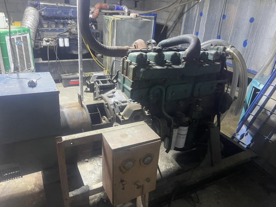 مولد للبيع فالفو 120استندر بيها تبخير وتنقيص 
راس  توليد 180 ملفوق 
***********
