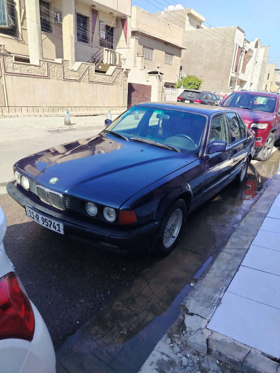 السلام عليكم bmw735سياره مكينه كير خير من الله مصبوغه جماليه لاضربه ولا خياس موديل 91تبريد شغال ثلج ❄️ صدر50بل ميه بيهه نواقص بسيطه السعر 58وبيهه مجال غرفتهه نضيفه وحلوه 
الرقم***********
