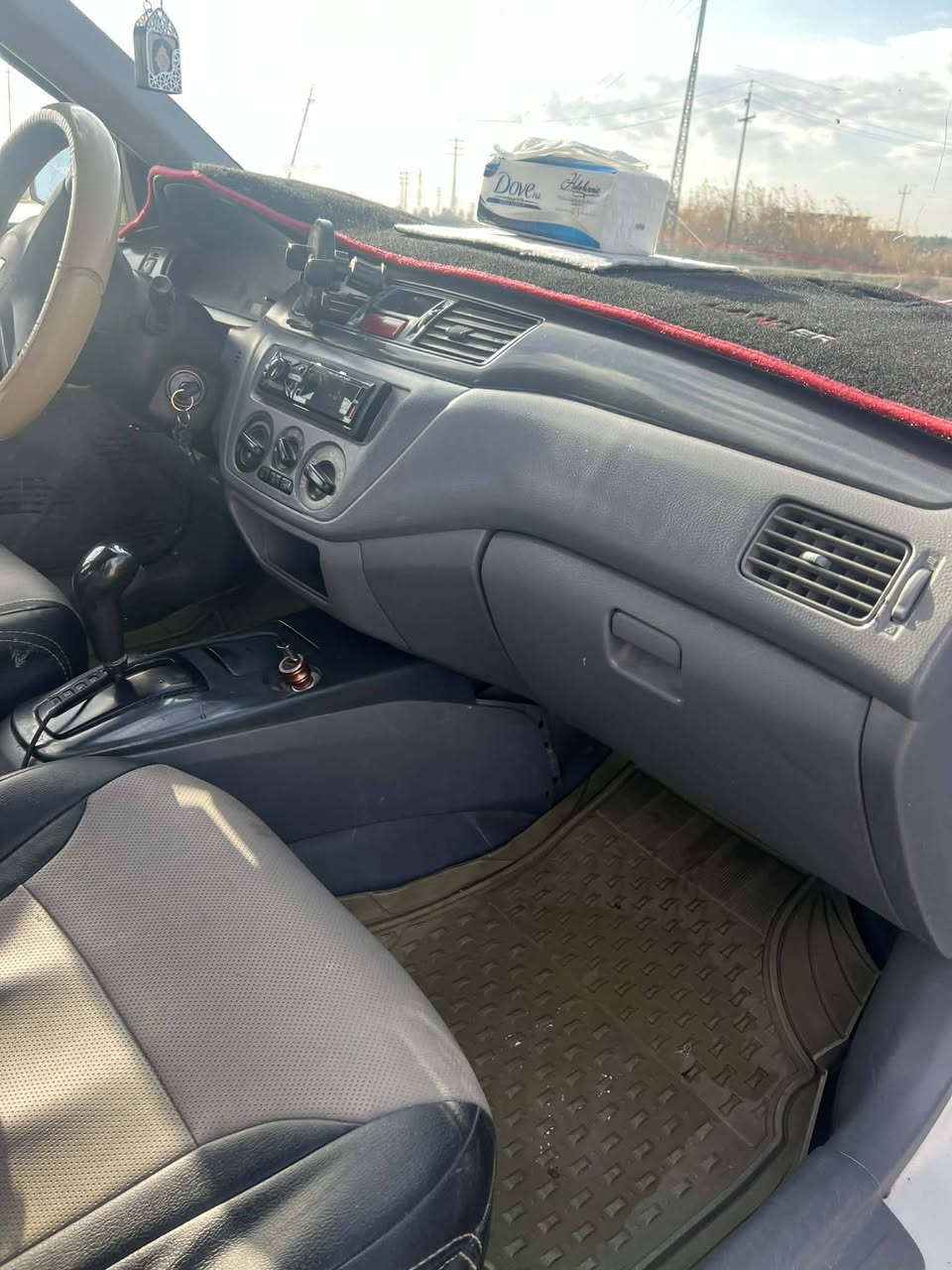 السلام عليكم  
مكلف بنشر اتصل وبيك خير وتدلل ***********
لانسر موديل 8 رقم ديالى  مكاني بغداد ناحيه الراشديه 
رقم نكليزي بسمي شرط التحويل مصفره هيئه غرامات هزه جديده 
تخم تاير جديد 
تبريد ثلج 
كير أوتوماتيك 
مكينه خير من الله لا صرف ولا بخار
صدر خلفي امامي نص عمر 
بيها ضربه خفيفه كلش بصندوك
وجالمغ الامامي بي طخه خفيفه دون وادخل 
السعر 62بيها مجال بسيط
