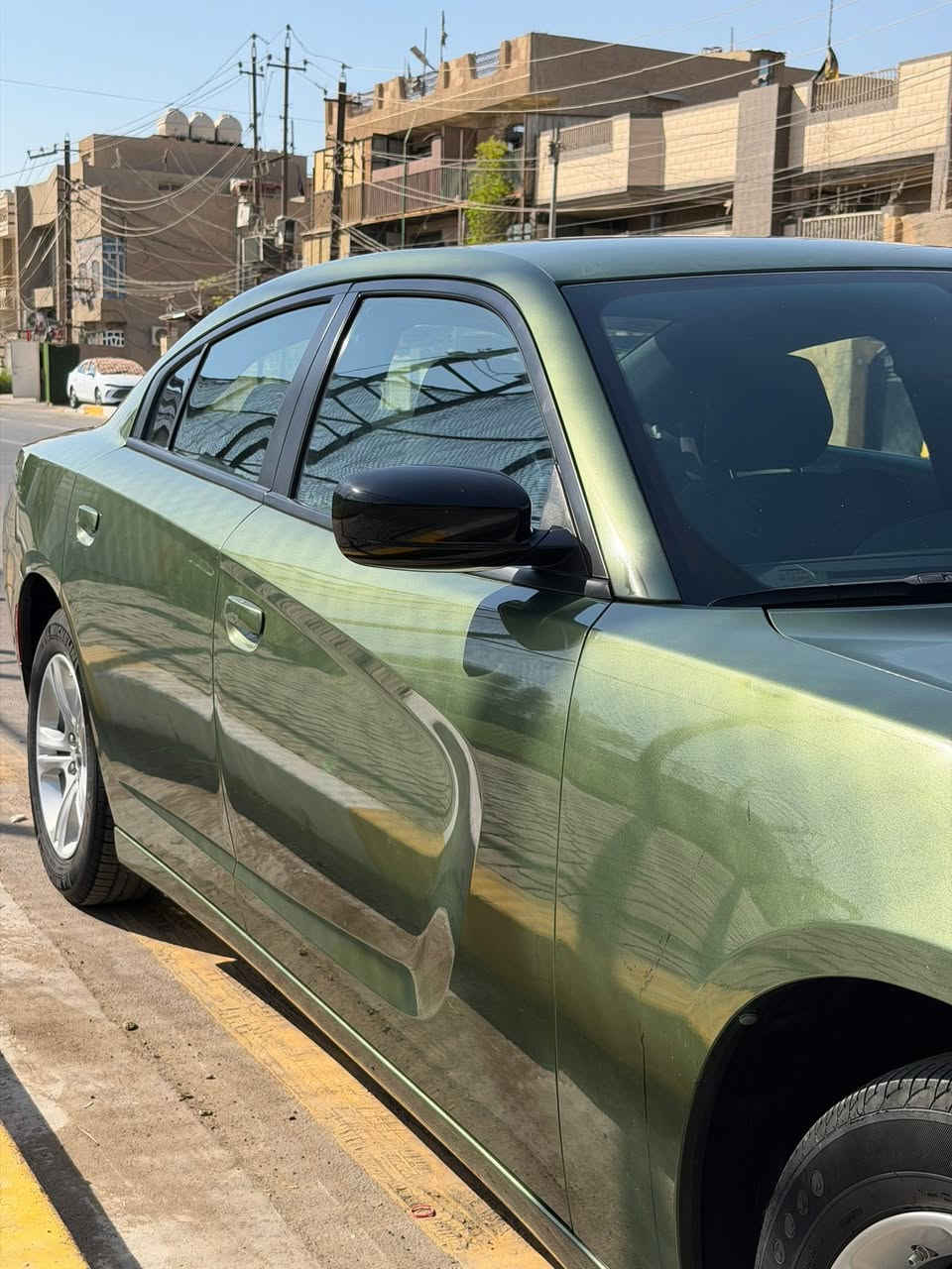 دوج جارجر لون مميز 2023  (بلاك توب) وارد امريكي داخلة كلين

موصفات sxt 

محرك 3600cc

رقم اربيل بأسمي

ماشيه 37 mi 

سياره استعمال شخصي 

بدون اي نقص جديده جداً 

مكان سياره بغداد 

الي يدور سياره جديده مال جناي 

للتفاصيل اكثر اتصل  ***********

‏(بيهه ملاحضات بسيطه جدآ)

السعر 240$ وبيها مجال قليل
