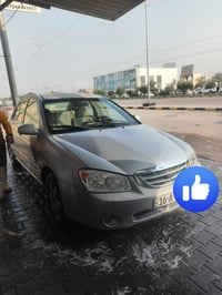 سبكترا للبيع موديل 2006 السياره مقفوله من ضربه او حادث قوي وارد امريكي...