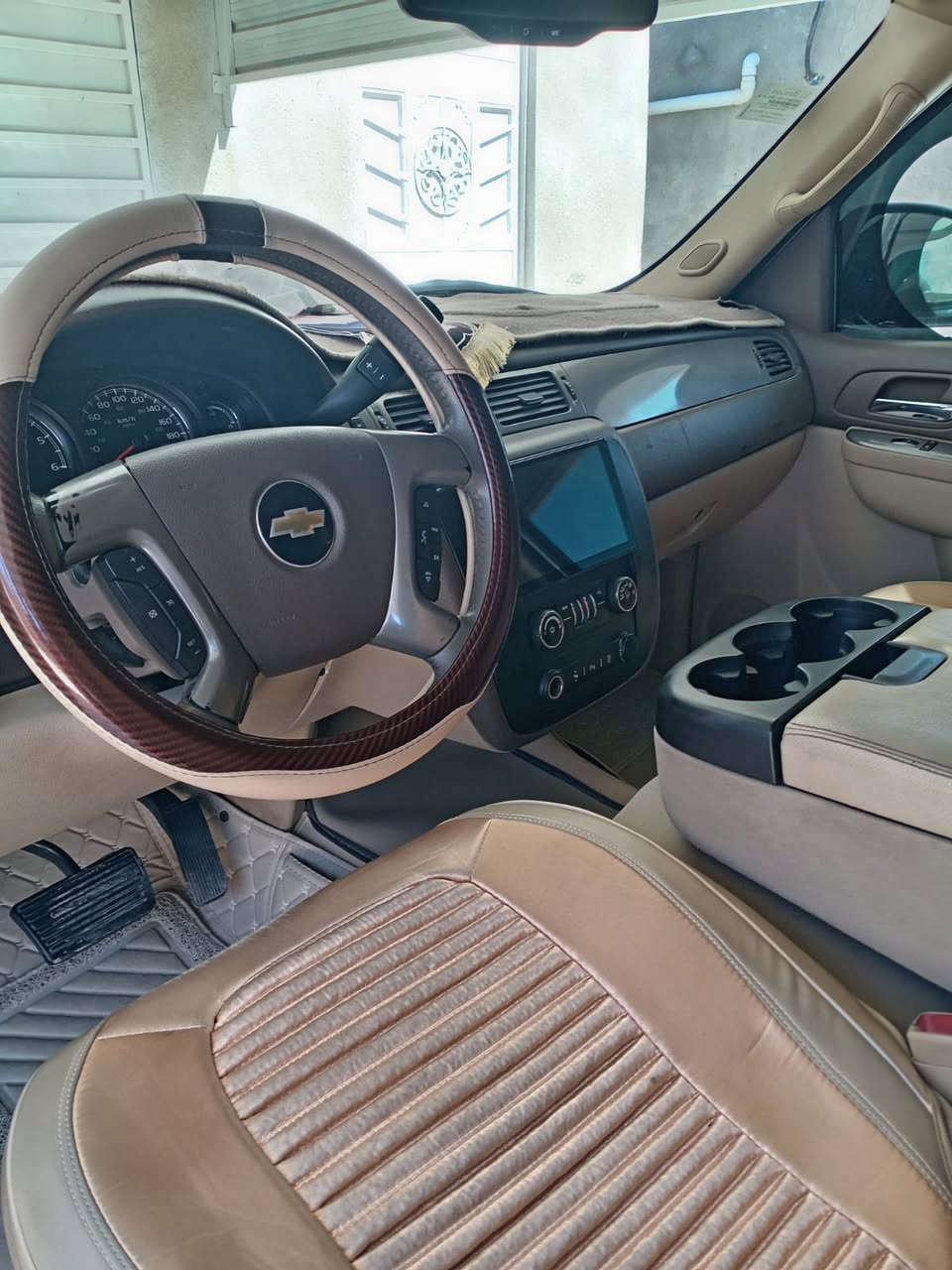 سياره نوع تاهو لبيع ادوات مكينه وكير وحداده وتخم تاير تبريد ثلج مكفوله من ضربه فقط جاملغ الخلفي بجهت سايق ضربه بصيطه مرجعه بارد ورشت صبغ موديل   2012 غرفته نضيفه شوف العين سعر110 وبيه مجال حك جيه مكلف بنشر هاذ رقم راعيه
(***********)مكاني بصره قضاء القرنه
