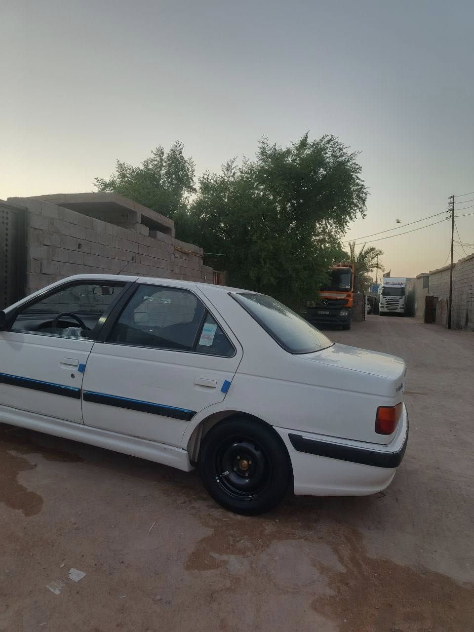 سلام عليكم بيجو للبيع مديل 2012 رقم بصره سنويه 27 مكينه كير خير من الله مكفوله من ضربه ول تبديل سعر 38 وبيه مجال  مكان البصره الزبير رقم *********** رقم ***********
