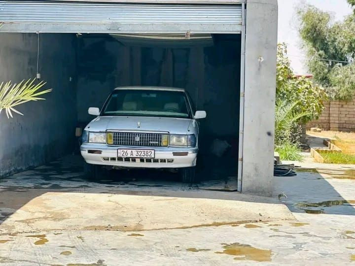 السلام عليكم 
سيدان للبيع موديل 90 
گير ومحرك بطة 2500 نظيف 
تبريد ثلج كل الكهربائيات شغالة
السيارة انطيها حزام 
مسجلة صلاح الدين دولي 
سنوية إلى 2026  
صاحبها الشرعي موجود 
السعر /52وبيها مجال 
مكاني الشرقاط /الخصم 
اتصل وتدلل 
***********
***********

