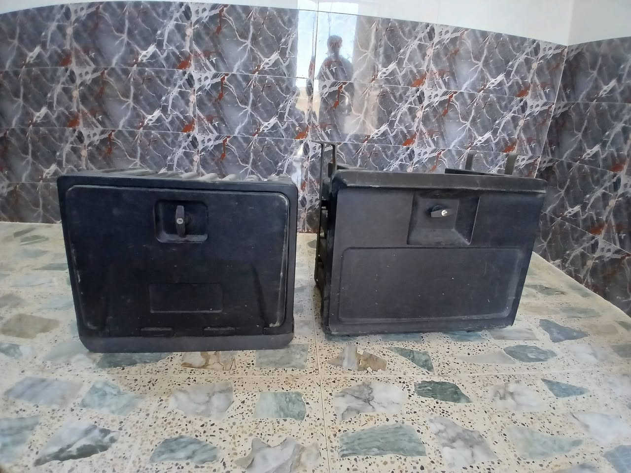 سلام عليكم من رخصه ابو الكروب صناديك(2)  المكان بغداد
رقم الهاتف***********
