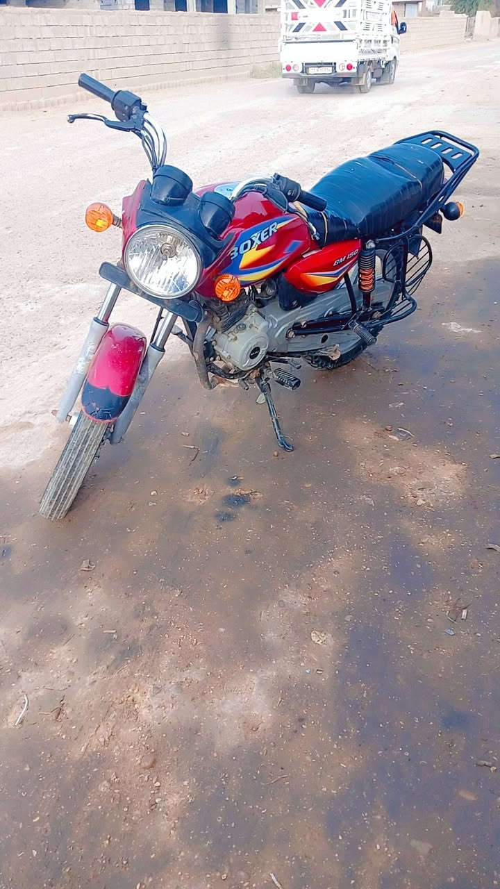 سلام عليكم عندي دراجه بوكسر 2020 الدراجه حلوه ونضيفه والله الدراج بدون أوراق بس منفيز موجود اتصل وبيك خير ودلل *********** مكان بغداد عويريج السعر 450 قفل
