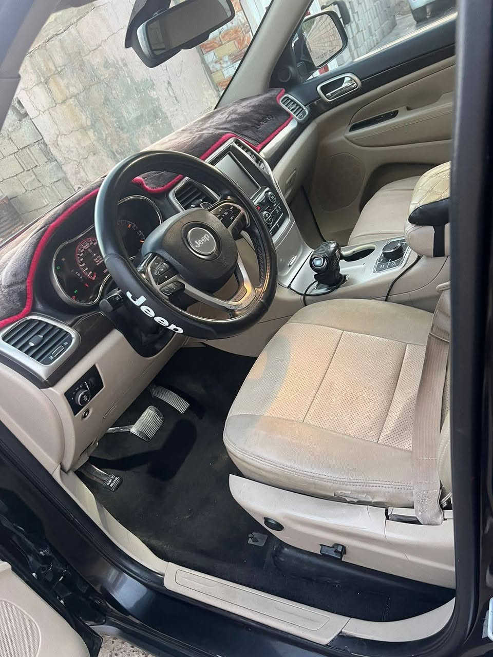 ٢٠١٤ لاريدو
بيع او مراوس بجيب احدث لون ابيض انطي فرغ
***********
