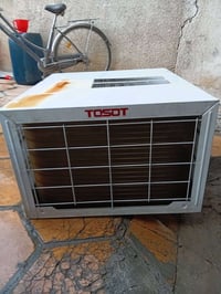 مكيفات للبيع العدد ٤   /٣ قطع نوع ميديا وواحد نوع توسوت مستعملات موسم ...