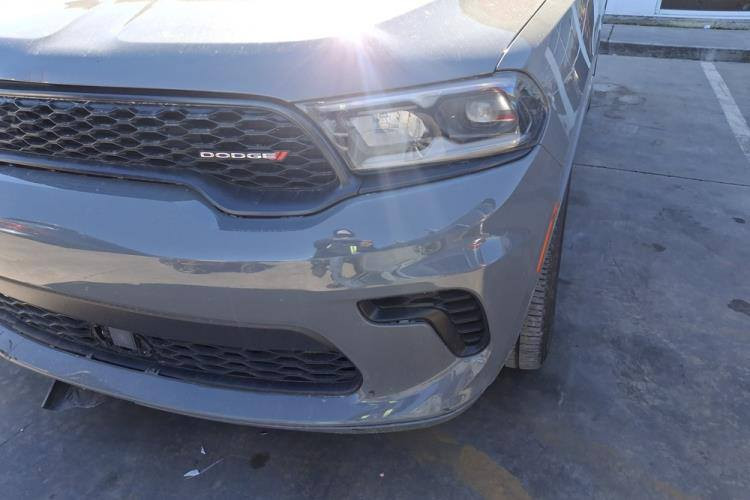 السلام عليكم 
 دورنكو موديل 24 جيتي بلص. فول مواصفات مرقم بغداد باسمي داخله شهداء تستلم وكاله نفس اليوم واي ضمانات حاضر 
حادث الجاملغ فقط بارد وتكحيل وبنيد محدث ابو فتحتات بنيد القديم موجود ماشيه 64 ألف ميل  سياره جديده وجاهزه من كلشي مكاني الشعب 
رقم الهاتف ***********
