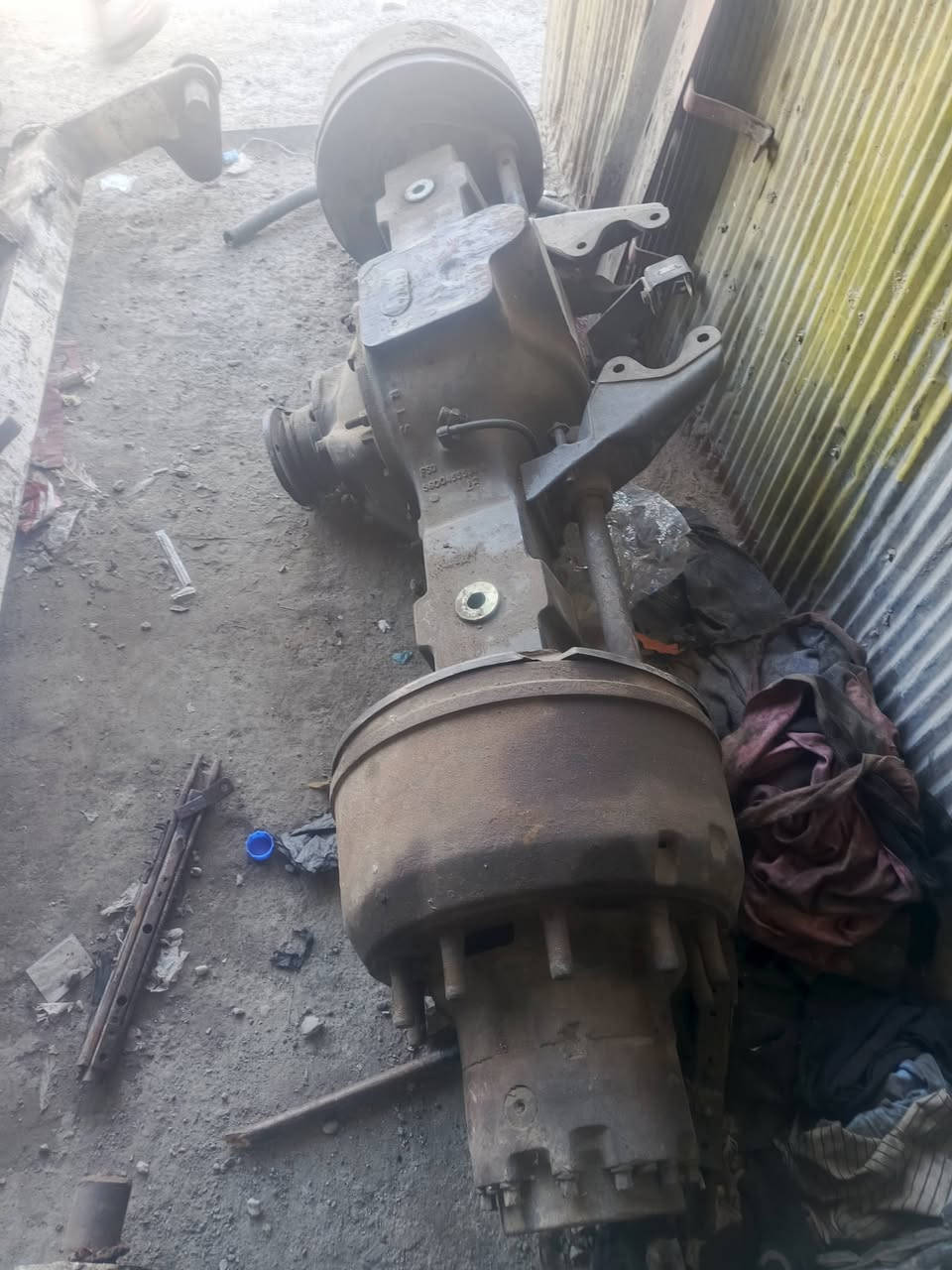 اكسن مال رينو العنوان  بغداد حي النصر رقم الهاتف  ***********
