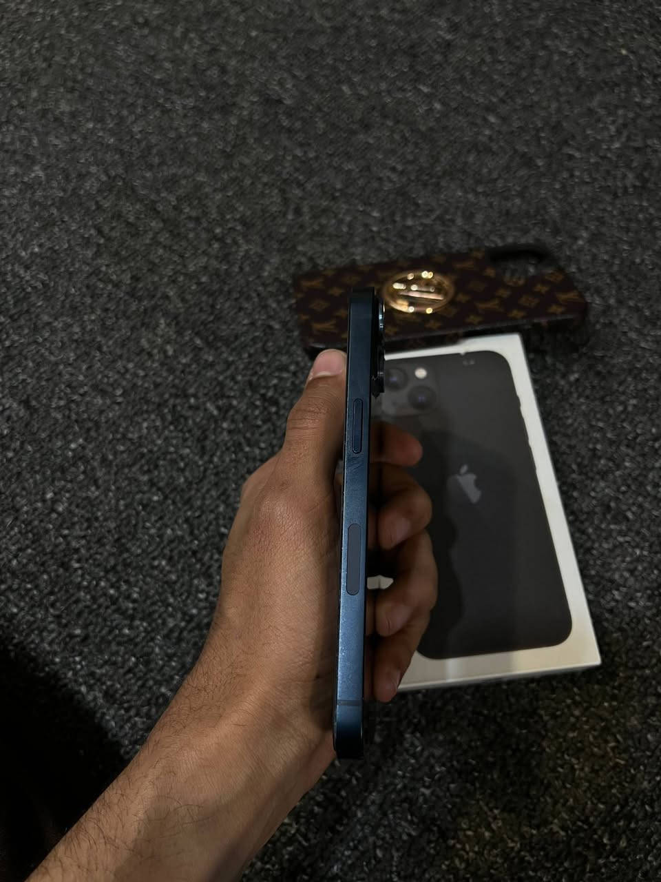 ايفون 13 عادي مكفول وتر كامل ملحقات ذاكره 128 بطاريه 90 بلادي السعر 390 ويرهم مراوس بأحدث مكاني نجف شارع الصب 
***********
