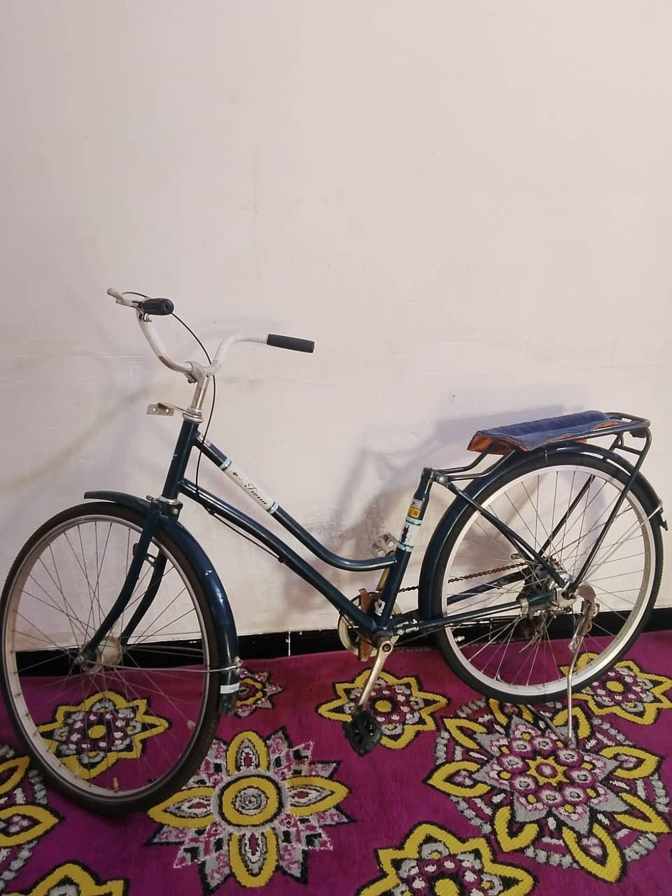 بيسكل حجم 26 البيع الاستفسار *********** حاويات سعر خاص
