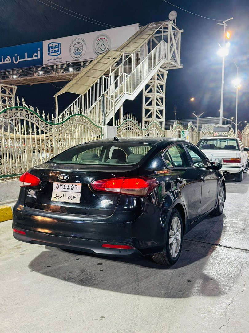 سلام عليكم
كيا فورتي 2017 رقم اربيل بسم شركة. 
ناشر سونار وصور الحادث
لغد شاصي مكفولات 
ماشية 131
مكينة كير مكفولات 
حدادية تخم تاير كله جديد
سعر 100$ وبيها مجال بسيط 
مكاني بغداد الكاظمية 
***********
