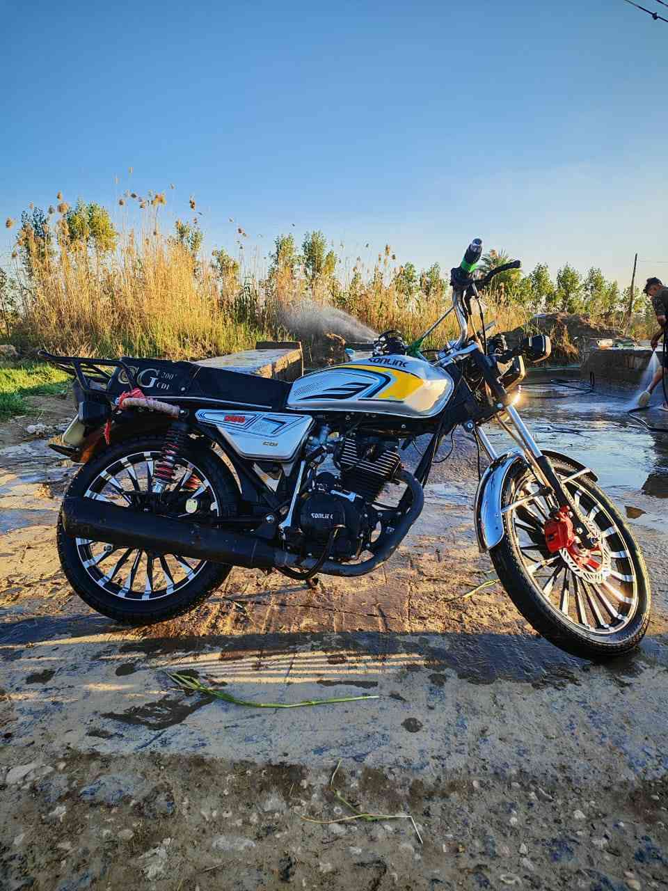 السلام عليكم
دراجه سفانه موديل ٢٥
أوراق اصولي كاملات
محرك ٢٠٠ ما مفتوح شرط لا تنقيص لا تبخير 
دراجه نظيفه وكل نقص ما بيها
مكاني بابل الحمزه الغربي الخميسيه

ب ٦٧٥ الف
***********
