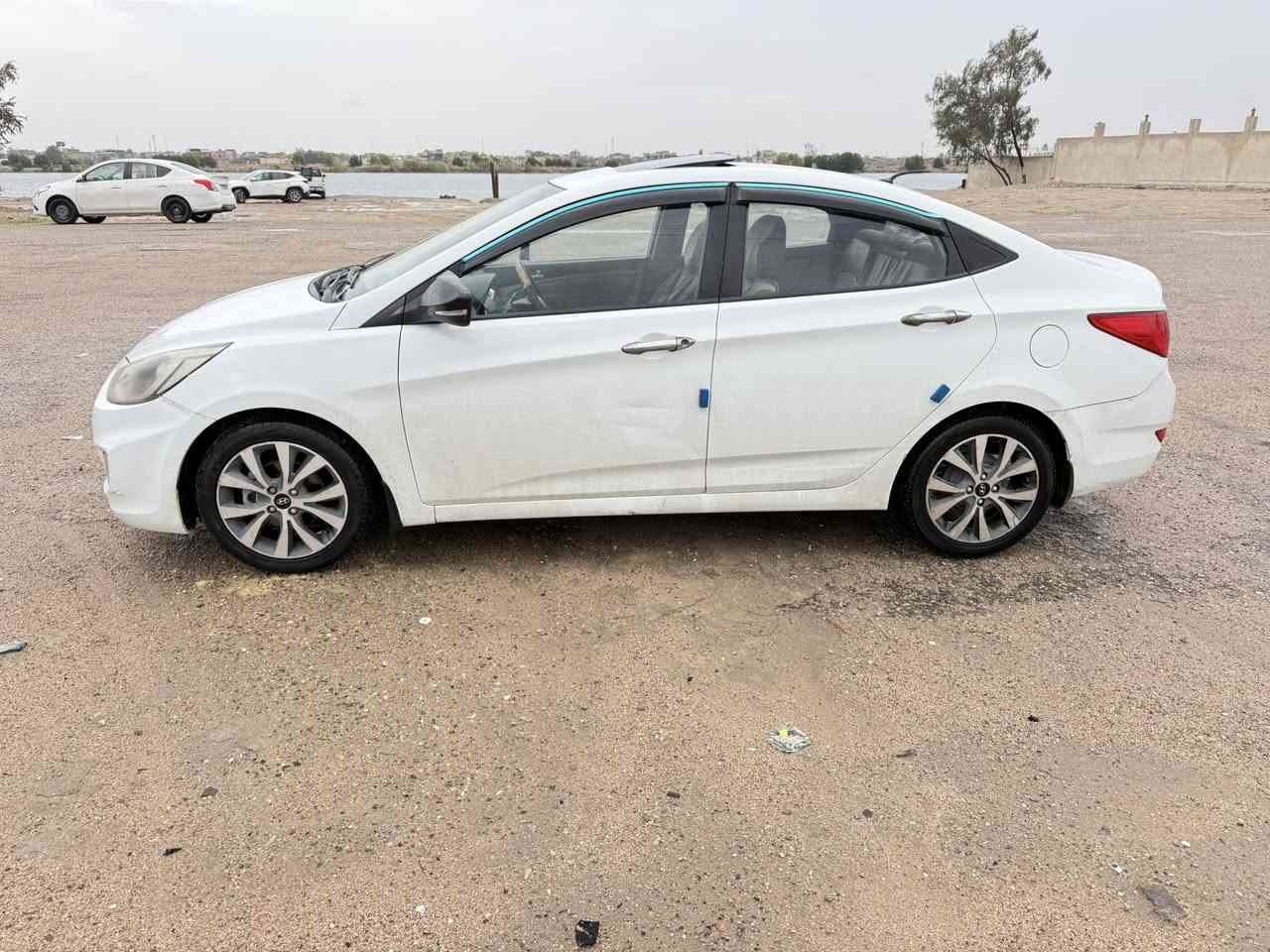 السلام عليكم اكسنت خليجي  موديل 2016 رقم بصره حره نكليزي سنويه 2030 السياره مكفوله كفاله عامه ضربه وتبديل وصبغ محرك 1600 وكير كفاله مواصفات فول حداده وتخم تاير وتبريد مكفولات السعر ٩٤ العنوان البصره شط العرب ***********
