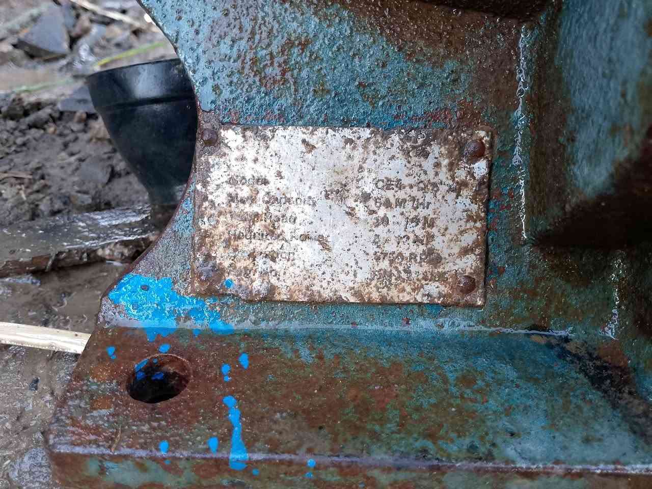 سلام عليكم خنزيره ماء عدد 2 وحده 5 في 4. والثانيه4 في 4  السعر300 الف العنوان واسط قرب سيطره الج  هاتف***********
