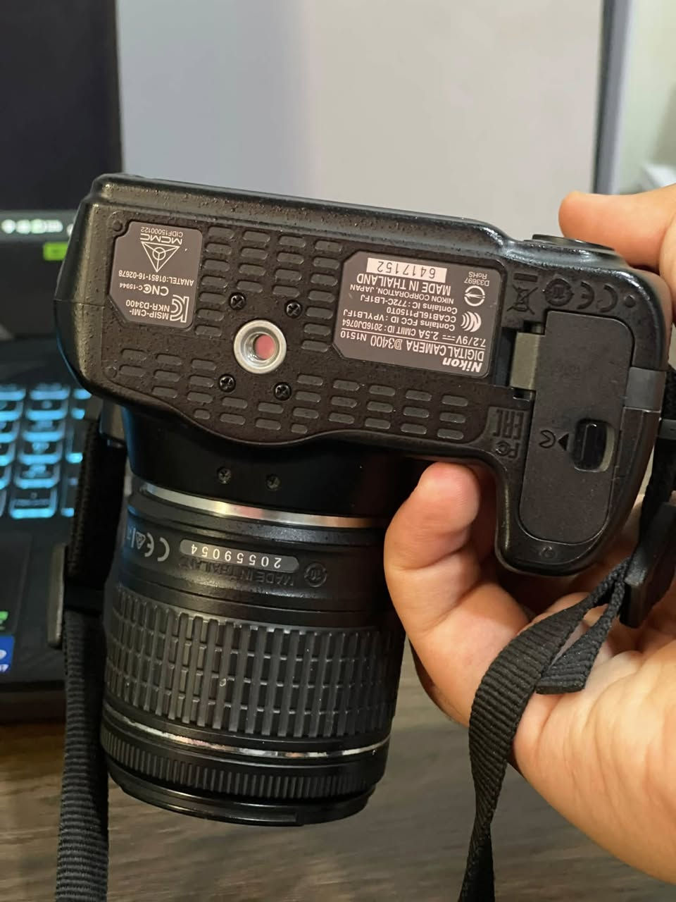 Nikon d3400 DSLR  بۆ فرۆشتن
AF-P DX 18-55mm f/3.5-5.6G Lens
    24.2MP APS-C CMOS Sensor
    Shutter Count: 5.4k
پاتری و شەحنی ئۆرجینال


**إذا كنت صاحب هذا الإعلان وتريد حذفه لأي سبب، رجاءا أرسل رسالة إلى الدعم الفني**