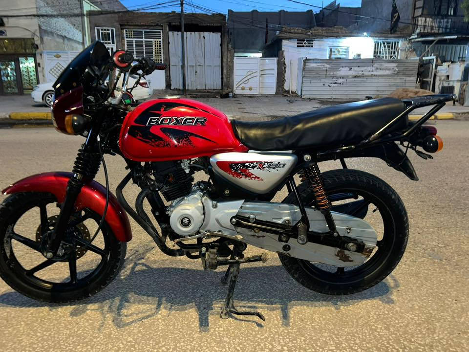 سلام عليكم بوكسر للبيع كربلاء حي العسكري  دراجه نظيفه مدديل 22اوراق اصولي ما ناقصه شي سعر مليون 150وبيه مجال ***********
