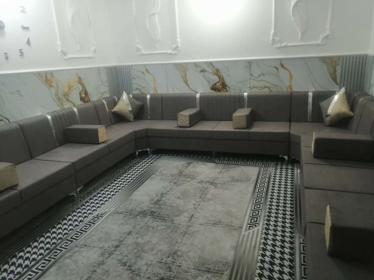 نعرض عملنا ديوان نجاره ودوشمه حسب طلب الزبون نتمنى ان ينال اعجابكم عنوان خانقين بختياري مقابيل الكوميته ***********
