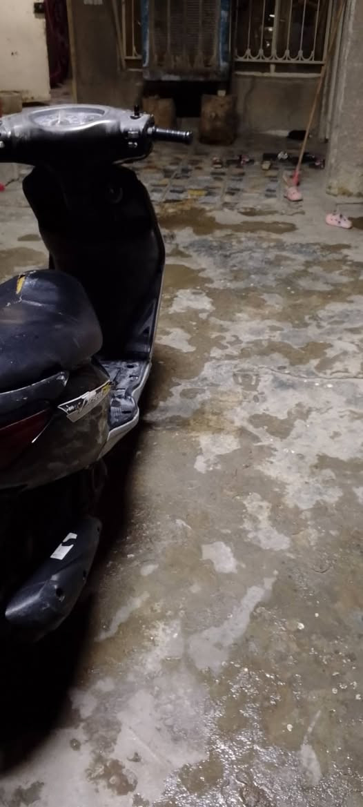 السلام عليكم دراجه بريز للبيع دراجه مانقصه شي شغله كهربائيات  السعر 500وبيه مجال العنون بغداد العبيدي رقم *********** موجود وتساب
