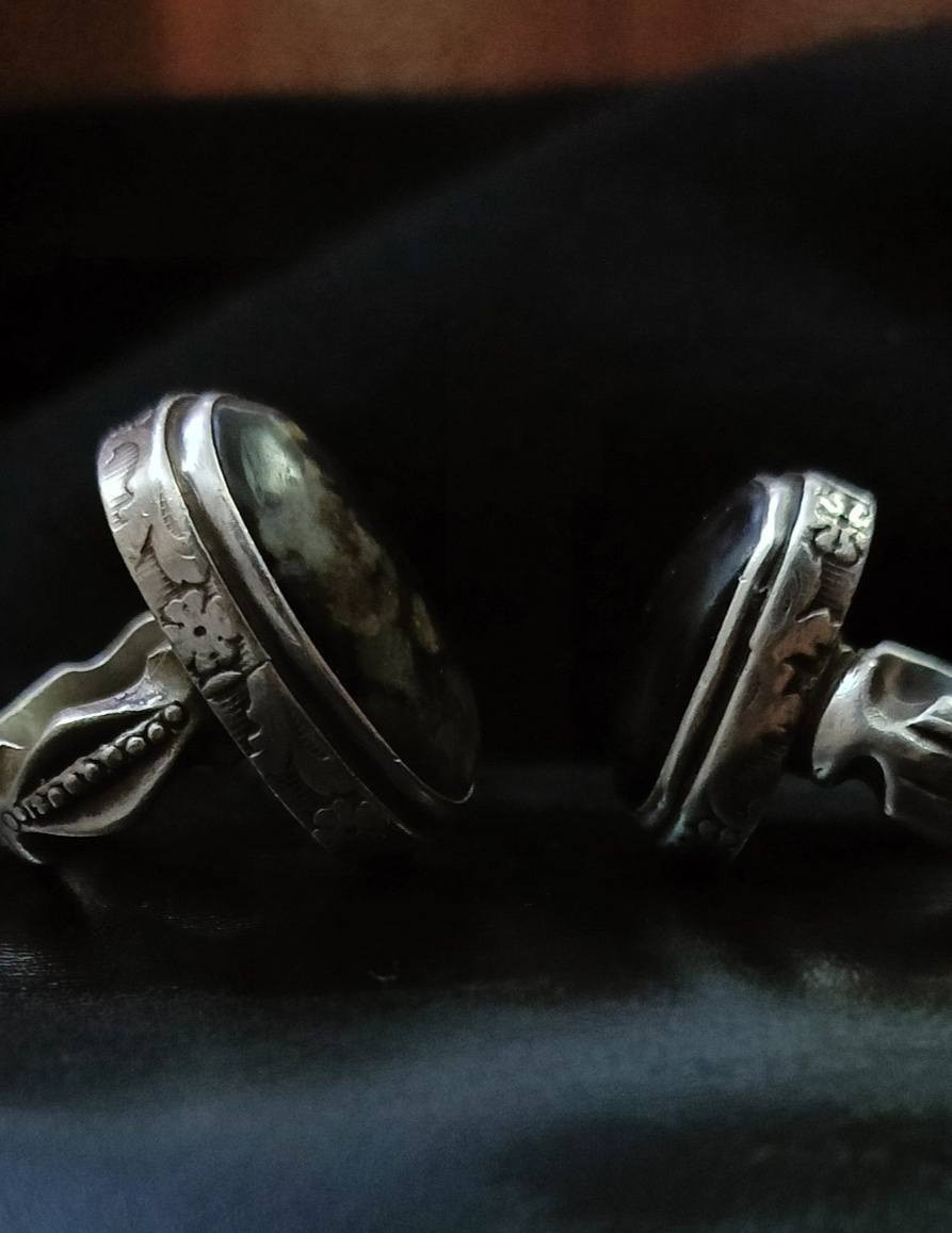 عقيق يماني قديم ..
شجري(خرائطي) +طحلبي(اسود) ..

قياس 15(شجري)+16(طحلبي) خنصري ثقيل ..
واتساب فقط:‏‪0788 748 3882‬‏

لايوجد توصيل ..المكان :الناصريه مركز
