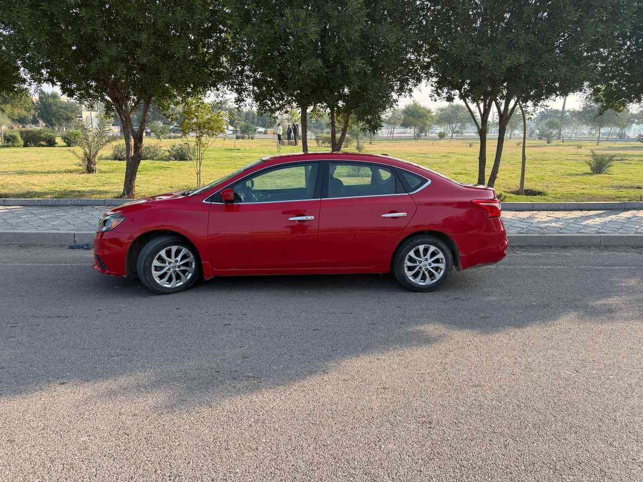 السلام عليكم
نيسان سنترا SV 2018 امريكي كلين

رقم  سليمانية  الجديد 

سيارة مكفولة من الصبغ والتبديل بيهة فقط بارد بالجنطة والجاملغ وممبين شغل مرتب وبيهة كم رصعة بالبنيد واضحات 

ماشية 99 الف m

مواصفاتها :

بصمة ابواب + بصمة تشغيل + رادار امامي + تحكم ستيرن +جام اوتو  

وباقي المواصفات معروفة 

السيارة صدرهة نص عمر ينزل من سعرهة 

السعر ( 119 ) $$ وبيهة مجال للشراي 

عنواني بغداد الكرخ / حي الحسين 

***********

متواجد من الساعة 4 العصر الى 10 ليلاً
