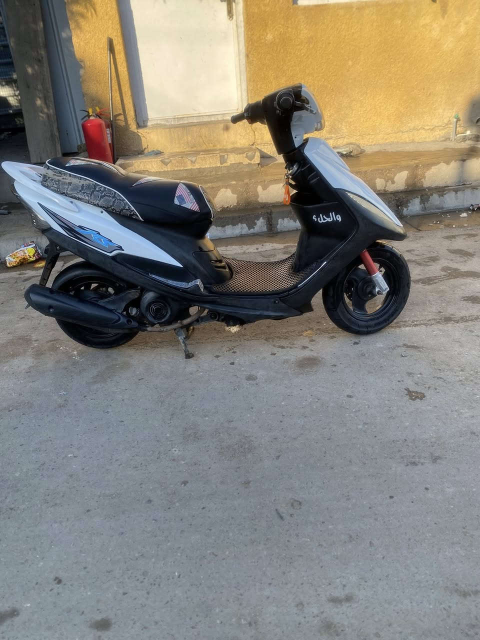 السلام عليكم ماكس عدله 120 مكينه بلاديه وخرسه  تخبلل دراجه كلشش نضيفه شوفت عينك كفرات نضافه 95/100 الدهن موتل ميحتاج اسولف عنه بيهة تزويد تايرات جلاتين اصليات امامي وخلفي  صدر رياضي كرزي كلجات wf رياضي كشن اربع ولفات الدراجه نص نكره بكل وقت قبق الهندر موجود الدراجه نقصه يرادلهة بس فايبرات مال كلج امامي تعبانات يرادلهن تبديل السعر خاص مكاني بغداد الحريه او لطوبجي موجود فيس ورقم *********** ماعندي واتساب
