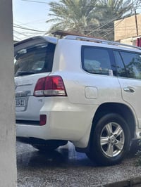 لاندكروز للبيع موديل ٢٠٠٩ السياره جديده ابدون حادث ولا صبغ مكينه ٦ سلن...