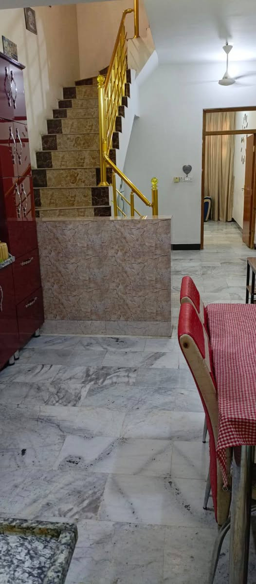 بيت للبيع المساحه 75م
طابقين الواجهه 5والنزال 15شارع مشمشه
***********
 الزراعي الخطيب
