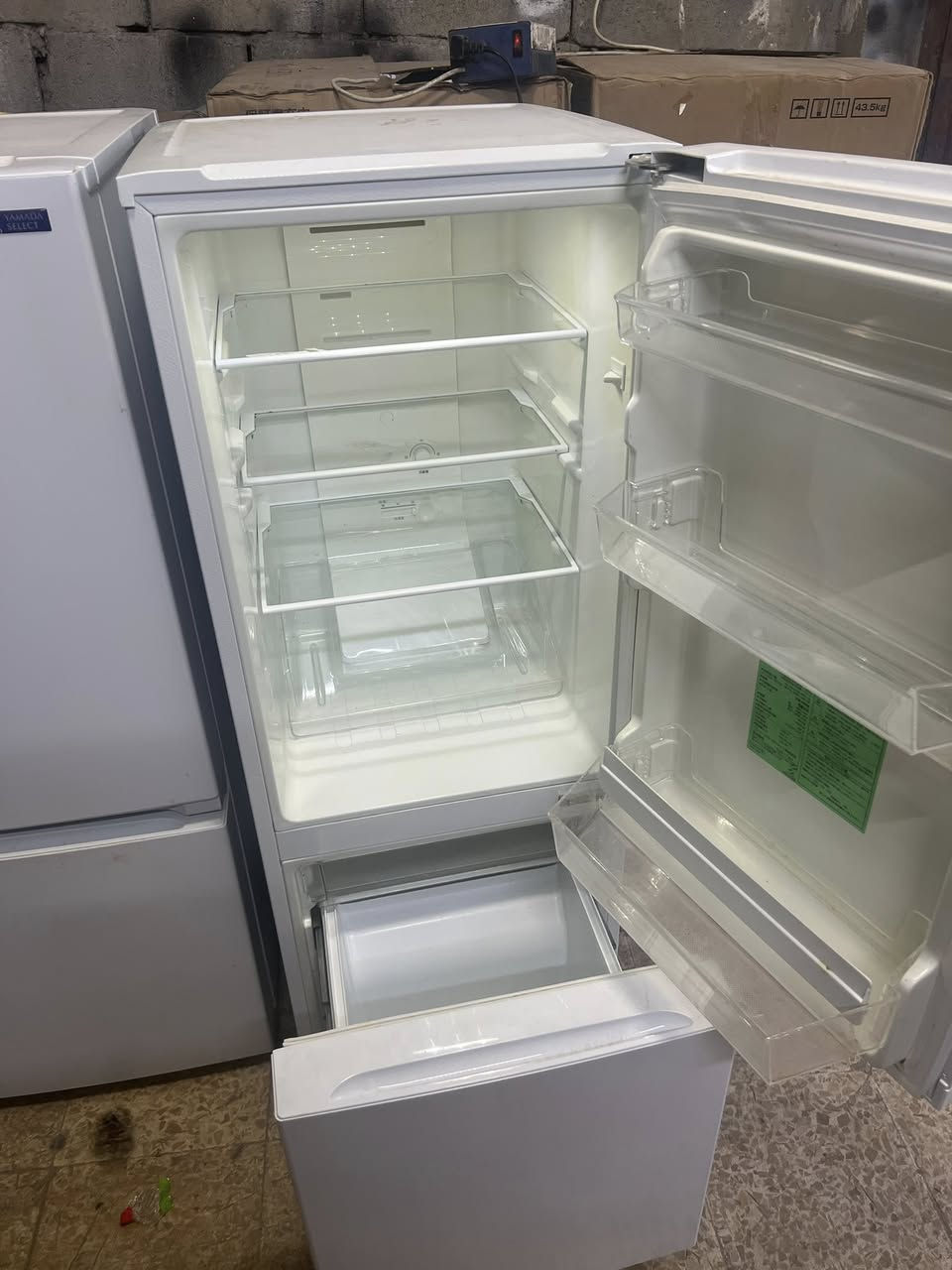‏ثلاجة ٨ قدم  بخاخ نوعيتها ياباني مال باله جديد ما مستخدم بالكرتون يشتغل على الكهرب ١١٠ ￼ يعني لازم على المحولة 
￼ سعره بدون محولة 160,000 ￼


**إذا كنت صاحب هذا الإعلان وتريد حذفه لأي سبب، رجاءا أرسل رسالة إلى الدعم الفني**