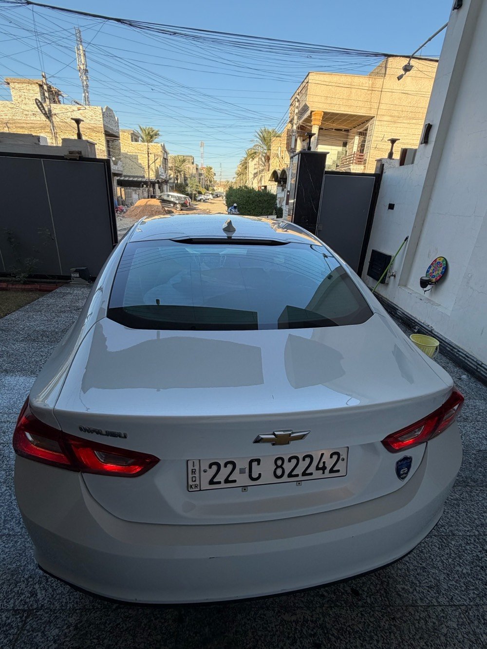 السلام عليكم شباب 
شيفروليت ماليبو ls موديل 2021 
لون ابيض 
رقم اربيل الجديد  شرط التحويل 
مواصفات السيارة
شاشة / كامرة / بصمة تشغيل وبصمة ابواب / تحكم ستيرن / جام اوتو / اوتو ستوب / حساس تاير / شاشة اعطال 
مواصفات عادية مال ماليبو 
حادث السيارة سرقة جاملغ امامي وبيها من امريكا جاملغ خلفي جهة السايق 
صور الحادث بالمنشور 
السيارة ماشية 45000mil وقابلة للزيادة 
بجم بلادي راديترات ومراوح كلة بلاديي  حادثها فقط السرقة انسة شي اسمة حماوة 

كاملة وجاهزة لاخر حباية مابيها نقص اي شي 
مكاني حي البنوك / شارع الكنيسة 

سعر السيارة 122 ورقة وبيها مجال كلش بسيط 
***********