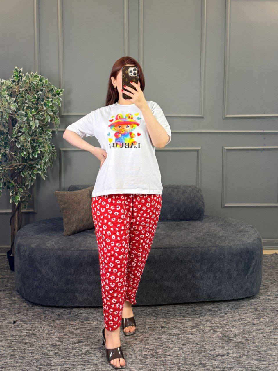 تراك  نسائي  

خامة التشيرت فانيل زبدة البجامة كريشة   شرط الفحص

فري سايز  لحد ٩٠ كيلو

الدرزن 72 الف
سعر القطعة مفرد ١٠ الف سيتين ب٢٥ الف مع التوصيل 

توصيل جميع المحافظات 5 الف


**إذا كنت صاحب هذا الإعلان وتريد حذفه لأي سبب، رجاءا أرسل رسالة إلى الدعم الفني**