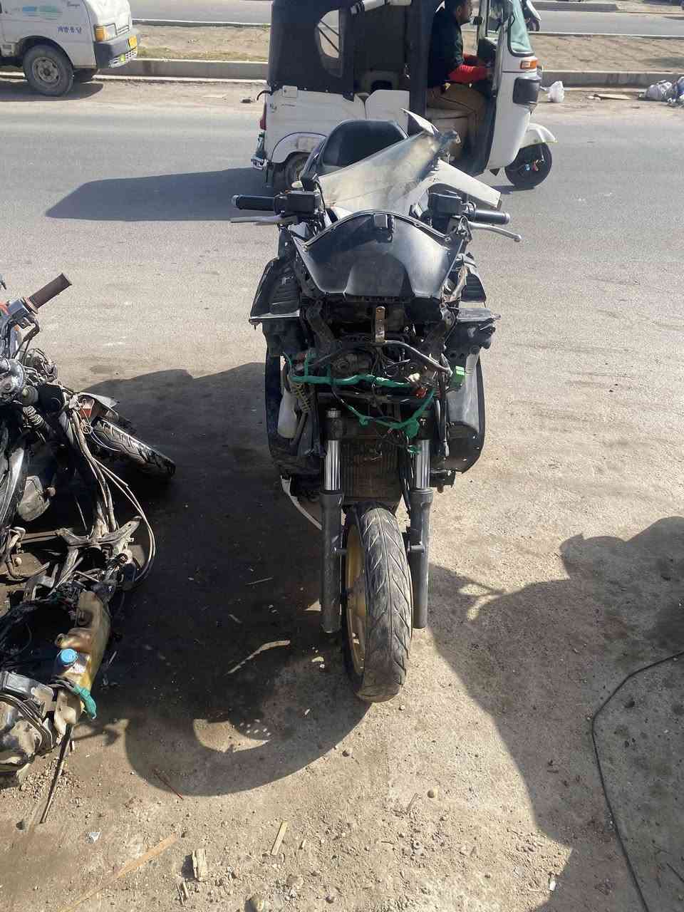 سلام عليكم شباب سلفر ونج ٦٠٠دراجه طافيه ابيع كوم حديد للستفسار ***********
