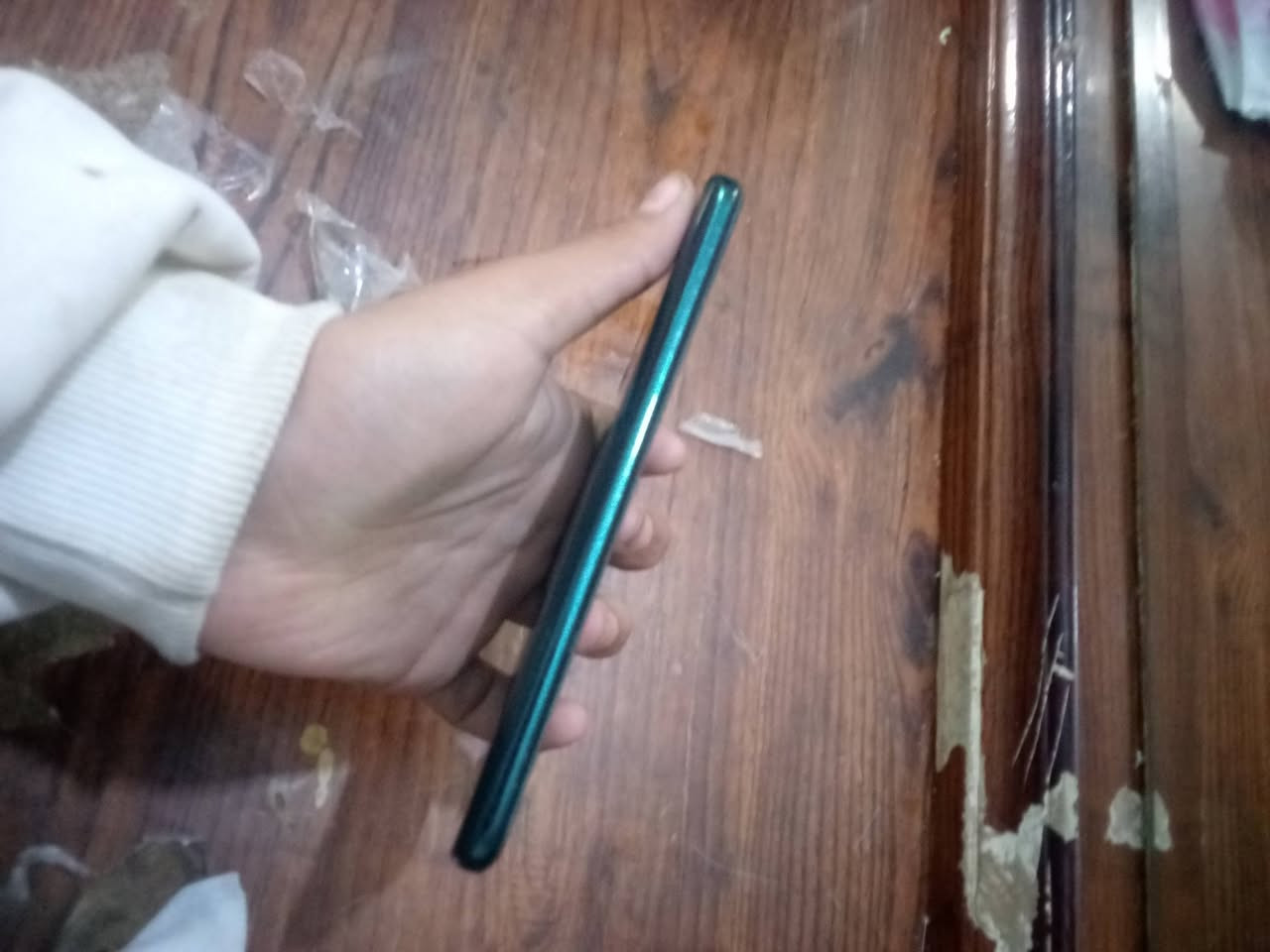 واي 9S للبيع السعر 80 وبي مجال قليل ذاكره 128 البطارية 100٪ للتواصل واتساب: ***********
