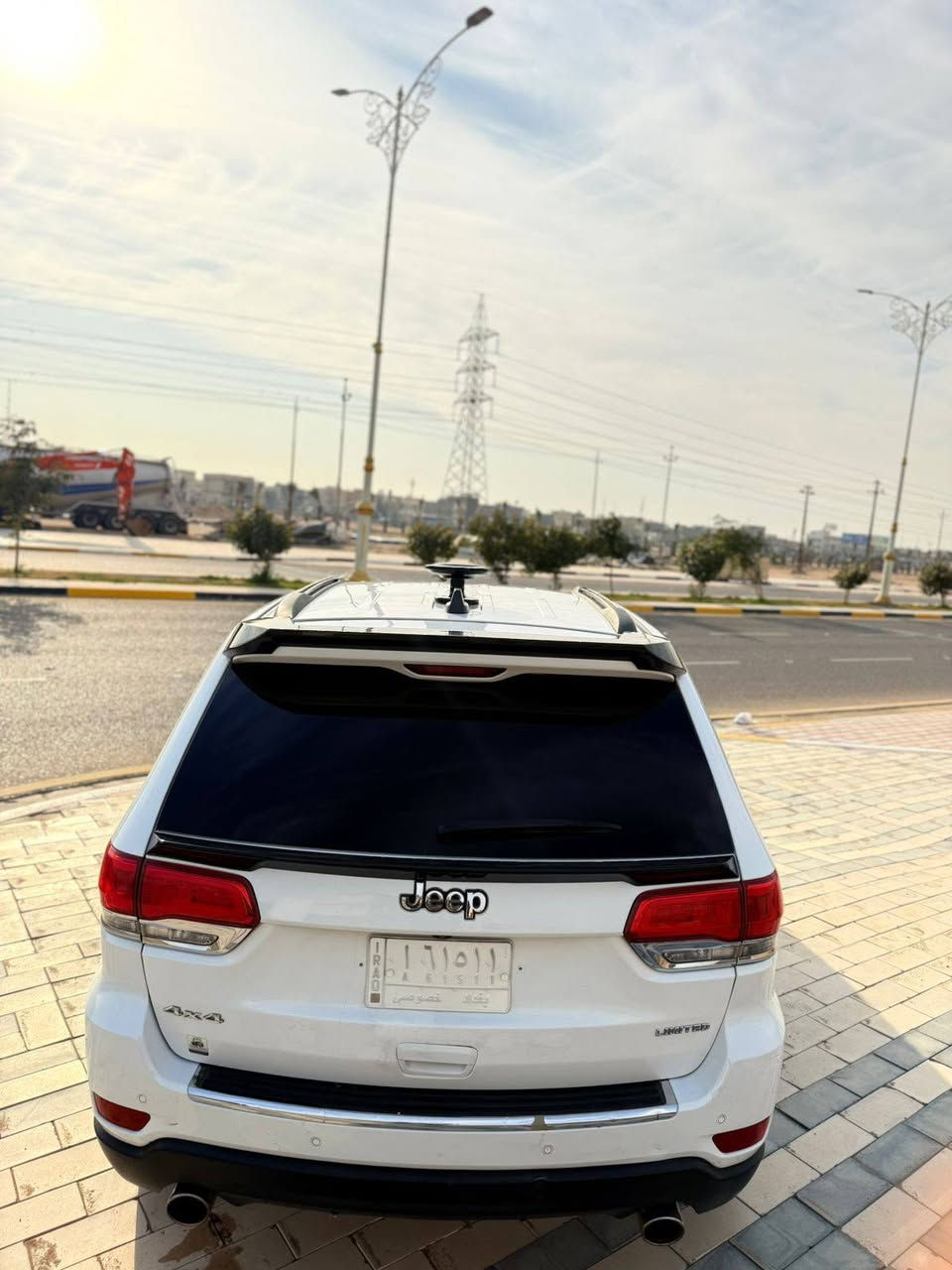 السلام عليكم
سياره جيب شيروكي 
موديل 2014
محرك وكير نضيفات مكفولات 
فور ويل 4X4
شاشه جبير 
تحكم ستيرت 
فتحه 
ومعروفه مواصفاته بعد 
مكان كربلاء 
السعر 197 وبيه مجال 
الاستفسار الاتصال //***********
