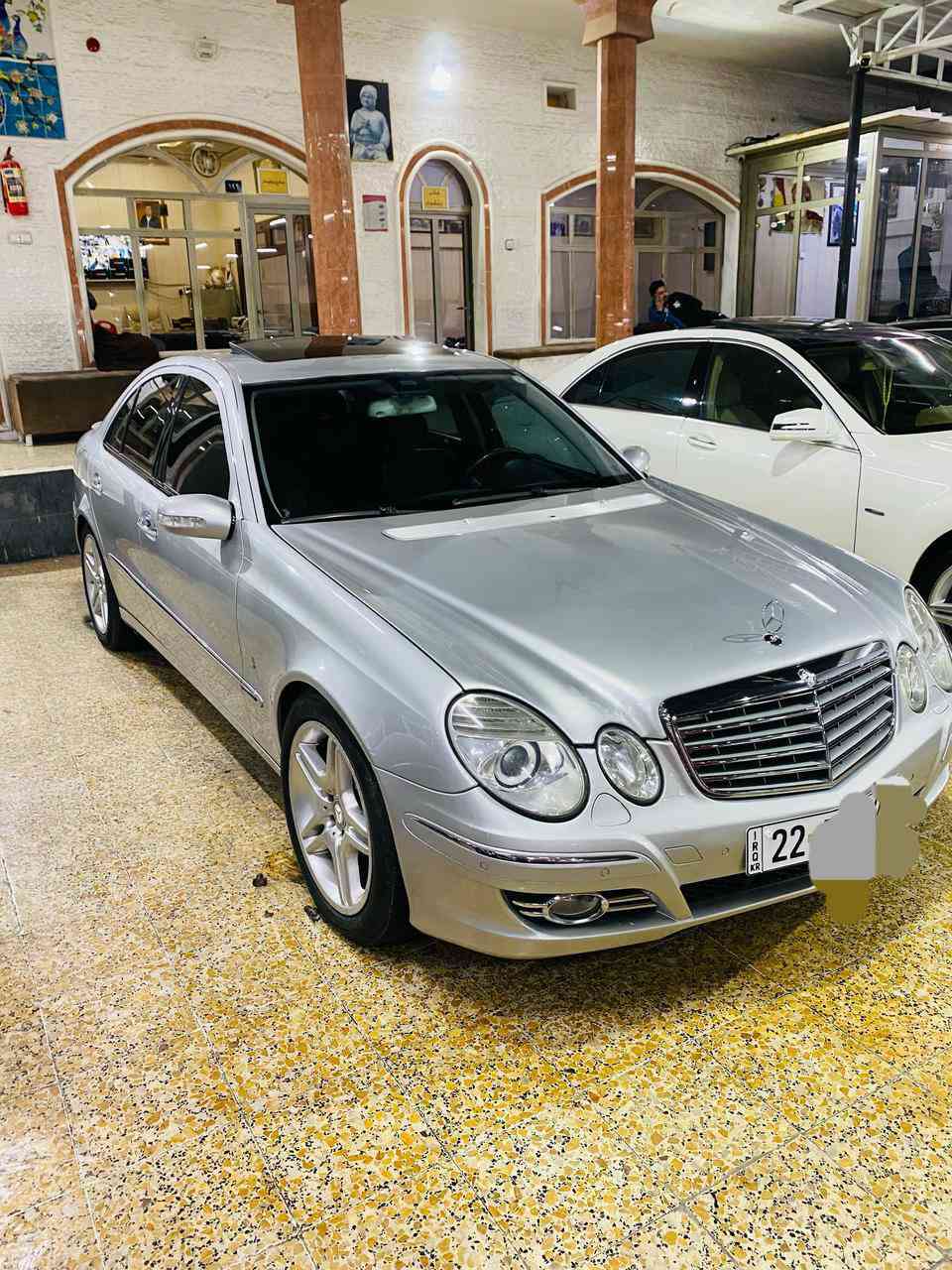 للبيع
مارسيدس e_ class w211
2002
محدثة بجم 2008
محرك 320 الافضل من بين جميع محركات مرسيدس
فول مواصفات 
تبريد وتدفئة ثلاث قطع
كير اوتو + عادي
مثبت سرعة
تحكم كشانة 
خزن ميموري ثلاث وضعيات
كشانة تدفئة ثلاث مستويات
سيدي چنجر ست اقراص
ستيرن كهربائي
تكوات كهرباء
مرايات كهرباء + اشارات
تحكمات ستيرن
كروز سرعة
شاشة اعطال
فتحة سقف
حساسات امامي خلفي
السيارة جاهزة وشاشتها صفر مسج
مكان السيارة الموصل 
***********
