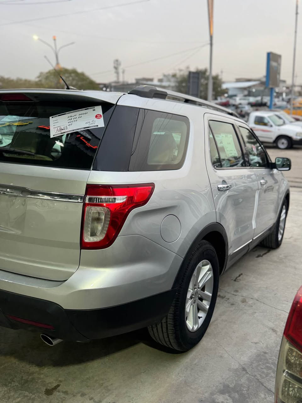 سلام عليكم:://كوردى و عربي
فورد اكسبلور خه ليجى سفر شه ريكه ى نيڤا موديل 2011
بى سبوغه تنها 3 بو 4 جى تعديلى هه يه 
فول  مواسه فاته تنيا ده بل اكسل و بسمه نيه
مواسه فات مه كينه 6V پستونه ناو زه رده سى ريز كوشن +كوشن ساردى و گه رمى + كوشن جلده ته بريد مركه زى + ته بريد له مسه 
پانو رامايه  سندوق شه فته  شاشه گه وره يه 
كودى سه ر ده ر گاى هه يه 
سعرى135$ مجالى كه مى هه يه:/شوين كه ركوك
***********
***********
سلام عليكم 
فورد اكسبلور خليجي صفر شريكت نيفا موديل 2011
بيدون صبغ بس 3 لو 4 مكانات برد 
فول مواصفات بس بيدون دبل اكسل و بصمه 
موصة فاتها مكينة 6V سلندر داخل اصفر 7 راكب تبريد مركزي كوشنات تبريد و تتفيئه و + جلد..تبريد لمس  
بانو راما سندوق شفت تحكمات ستيرن جيهتين شاشه كبير   سماعات صاينك 
سعر 135$ بي مجال بصيط:/مكان كركوك 
***********
*********** كركوك, العراق
