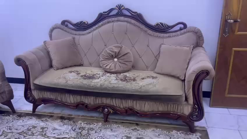 سلام عليكم تخومه ثنين للبيع مكاني بغداد الدوره 
ابيع شلع تخم نضيف وجديد كلش وهاي كدامك قفلهن ثنينهن ٧٠٠
***********
