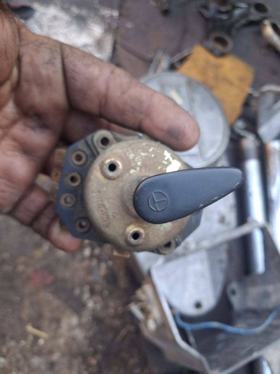 سلام عليكم للبيع جوزه وسويج ٨١ جوزه ألماني السعر  ٢٠ قفل مكاني فلوجة هاتف ***********يوجد توصيل جميع محافظات من رخصت مدير الكروب المحترم
