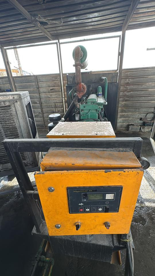 سلام عليكم فالفو دي 10 للبيع توليد 250 مكينه تجفيت جديد كله جديد لا تنقيص ولا تبخير تجي تاخذه من الحمل المكينه بكن ستندر والبيرن 10 يعني تعتبر ستندر شرط الحمل بم كهرباءي خير من الله محمله 700  مكان المولد بغداد للتواصل *********** سعر 68
